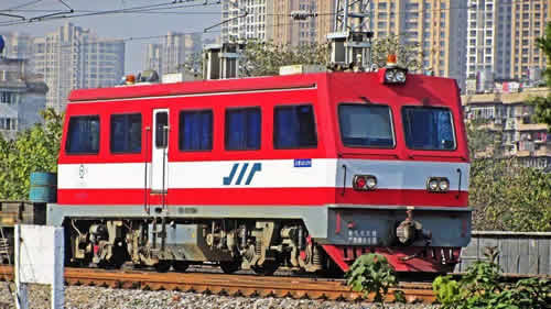 初中生可以學內(nèi)燃機車運用與檢修專業(yè)嗎？