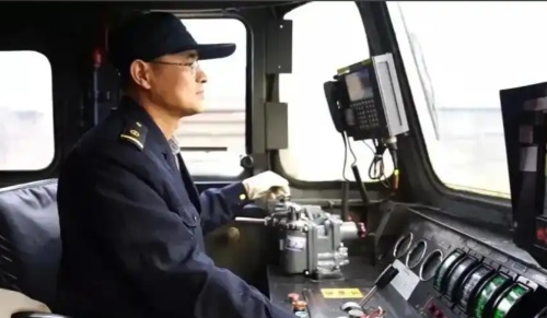 火車司機駕駛證怎么考？