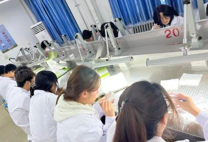 重磅利好：石家莊冀聯(lián)醫(yī)學(xué)中專2026級(jí)新生享多項(xiàng)費(fèi)用全免