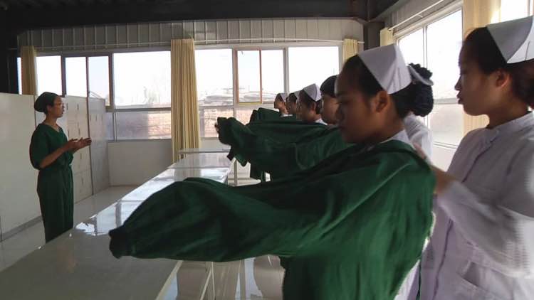 醫療護理員是護工嗎